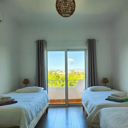 Vivenda Geminada Com Piscina A 10 Minutos A Pe Da Praia, By Qozzy * Портіман