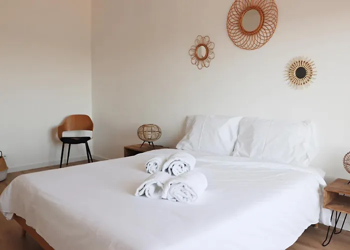 Vivenda Geminada Com Piscina A 10 Minutos A Pe Da Praia, By Qozzy Вілла Портіман