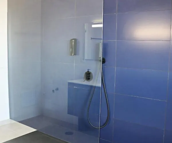 Vivenda Geminada Com Piscina A 10 Minutos A Pe Da Praia, By Qozzy Портіман