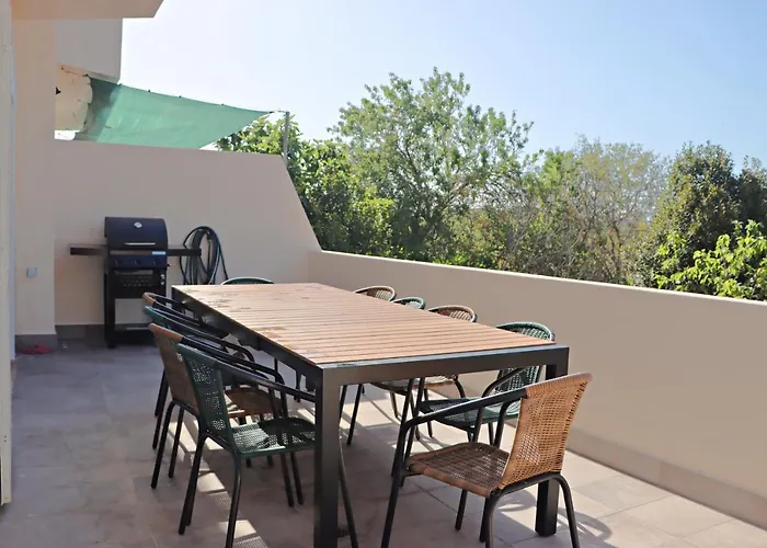 Vivenda Geminada Com Piscina A 10 Minutos A Pe Da Praia, By Qozzy Вілла Портіман