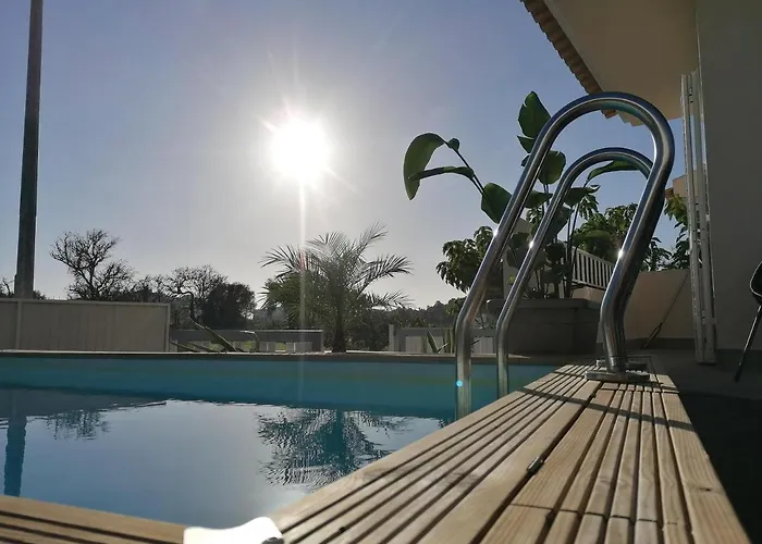 Vivenda Geminada Com Piscina A 10 Minutos A Pe Da Praia, By Qozzy Вілла Портіман