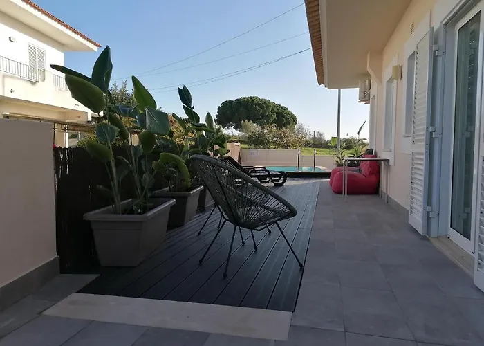 Vivenda Geminada Com Piscina A 10 Minutos A Pe Da Praia, By Qozzy Вілла *