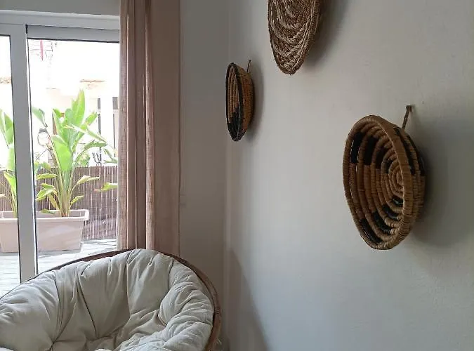 Vivenda Geminada Com Piscina A 10 Minutos A Pe Da Praia, By Qozzy