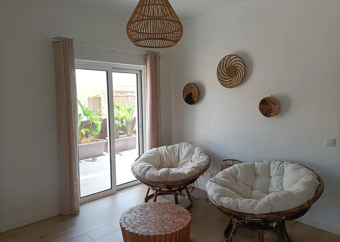 Вілла Vivenda Geminada Com Piscina A 10 Minutos A Pe Da Praia, By Qozzy Портіман