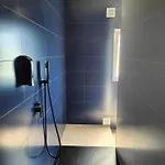 빌라 Vivenda Geminada Com Piscina A 10 Minutos A Pe Da Praia, By Qozzy