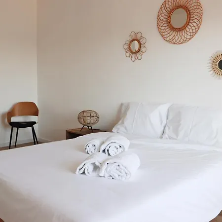 Vivenda Geminada Com Piscina A 10 Minutos A Pe Da Villa Portimao
