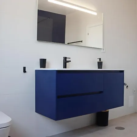 Vivenda Geminada Com Piscina A 10 Minutos A Pe Da