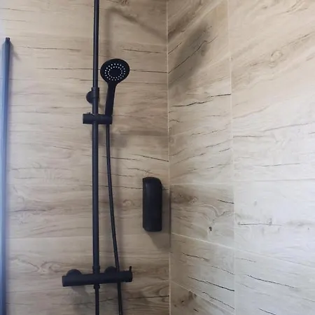 Vivenda Geminada Com Piscina A 10 Minutos A Pe Da Villa *
