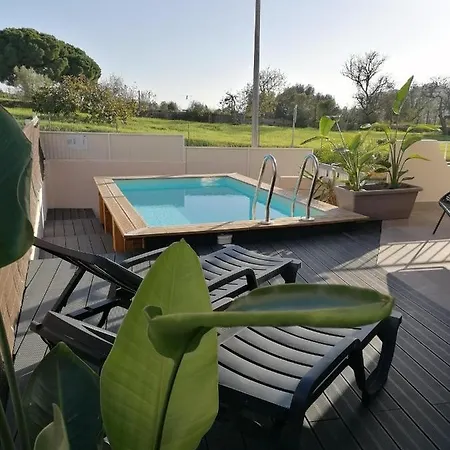 Vivenda Geminada Com Piscina A 10 Minutos A Pe Da Praia, By Qozzy Willa *