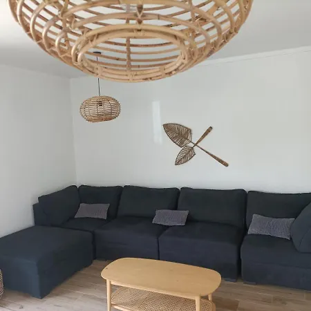 Vivenda Geminada Com Piscina A 10 Minutos A Pe Da Praia, By Qozzy