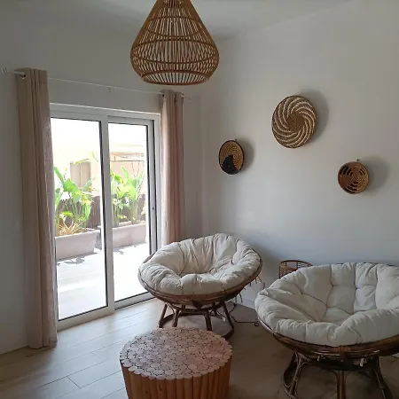 Villa Vivenda Geminada Com Piscina A 10 Minutos A Pe Da Portimao
