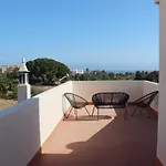 Vivenda Geminada Com Piscina A 10 Minutos A Pe Da Praia, By Qozzy * Portimão