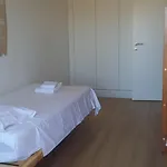 Vivenda Geminada Com Piscina A 10 Minutos A Pe Da Praia, By Qozzy